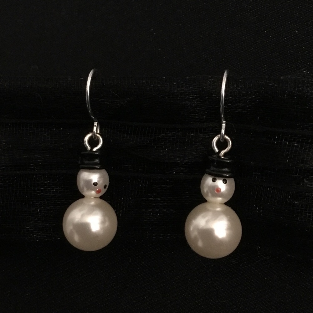 Faux Pearl Dangling Snowman Earrings